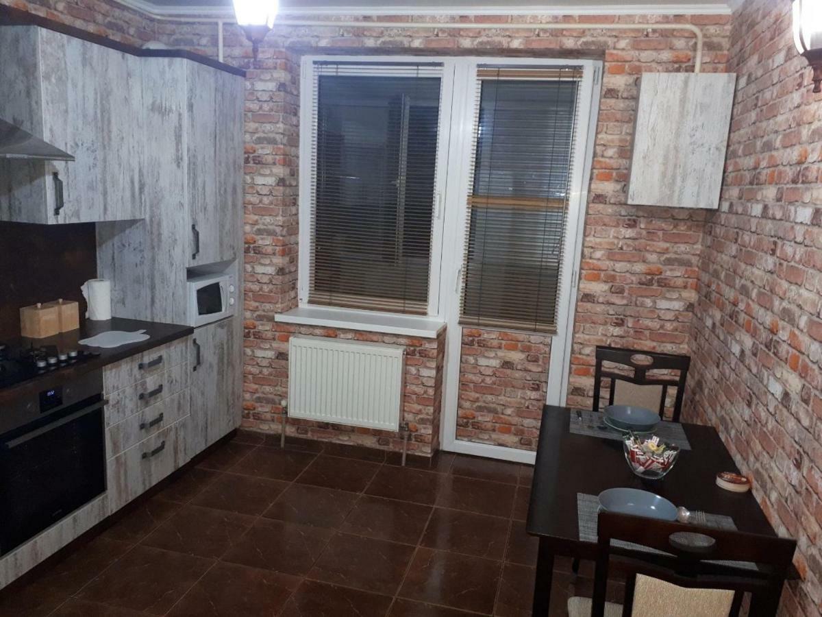 Large 2-Bedroom Apartament In The Center Chisinau Exterior photo